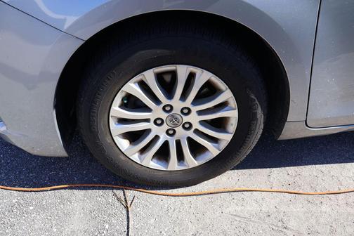 2017 Toyota Sienna XLE