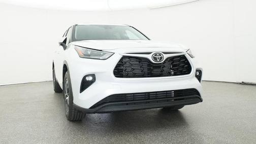 2026 Toyota Highlander XLE