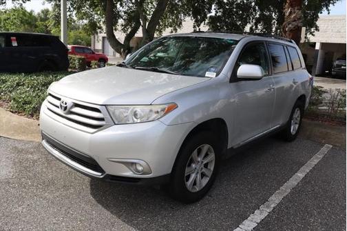 2013 Toyota Highlander SE