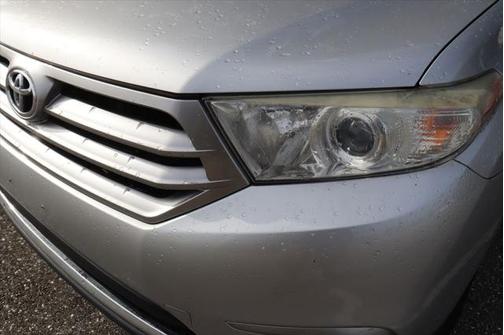 2013 Toyota Highlander SE