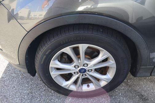 MAGNETIC METALLIC 2017 Ford Escape SE