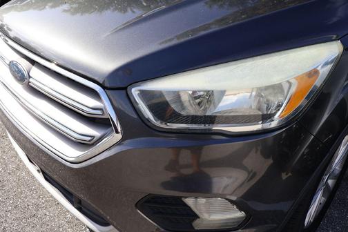 MAGNETIC METALLIC 2017 Ford Escape SE