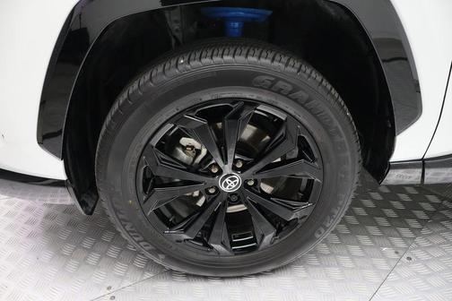 2025 Toyota RAV4 Hybrid SE