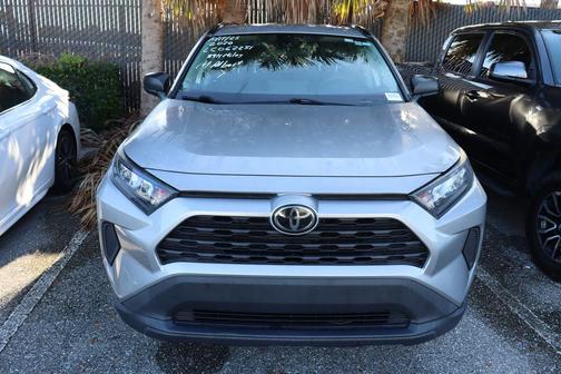 2020 Toyota RAV4 LE