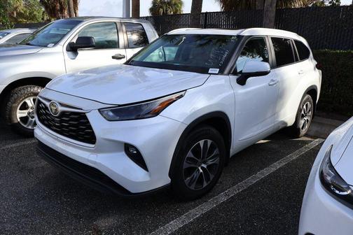 2023 Toyota Highlander XLE