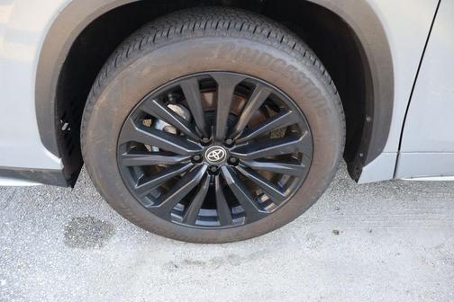 2025 Toyota Highlander XSE