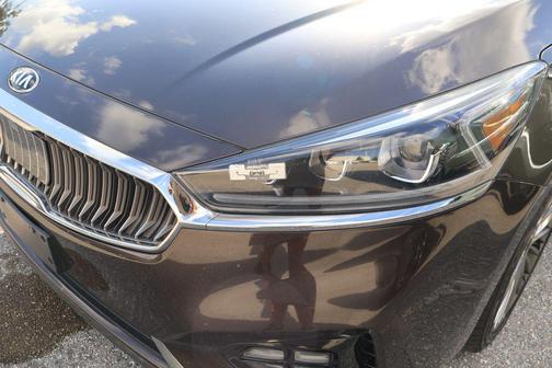 Granite Brown 2017 Kia Cadenza Limited