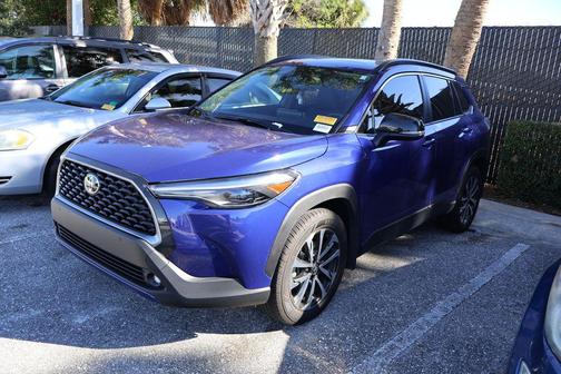 2025 Toyota Corolla Cross XLE