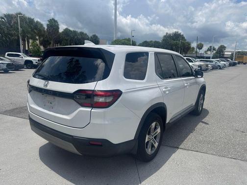 Platinum White 2023 Honda Pilot 2WD EX-L 7 Passenger