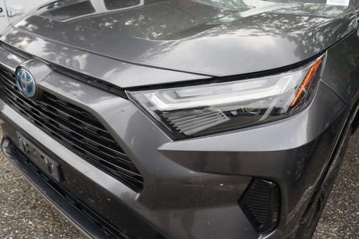 2022 Toyota RAV4 Hybrid SE