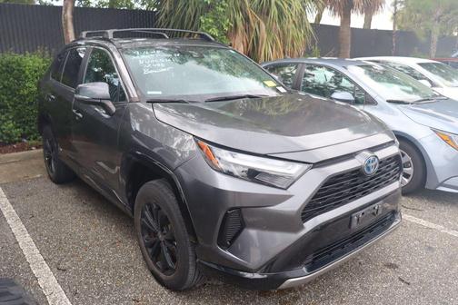 2022 Toyota RAV4 Hybrid SE