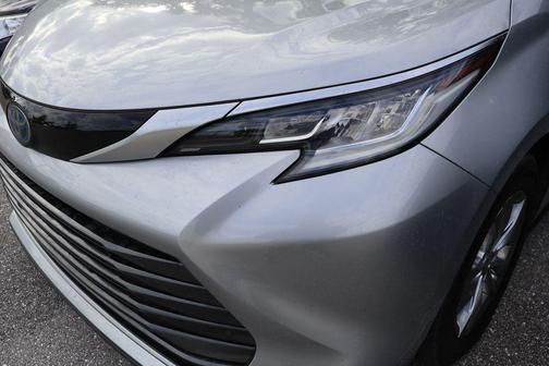 2022 Toyota Sienna Limited