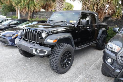 2023 Jeep Gladiator Sport