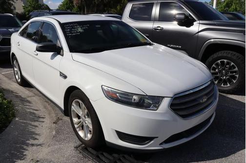 2017 Ford Taurus SE