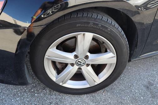 2014 Volkswagen Passat 1.8T S