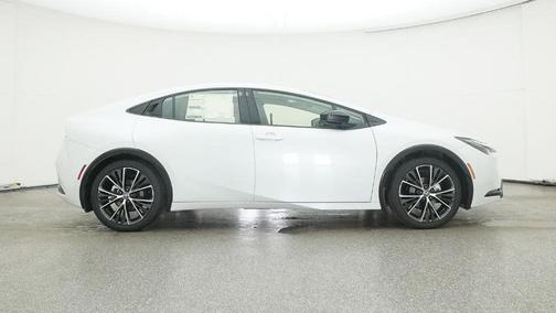 2025 Toyota Prius XLE