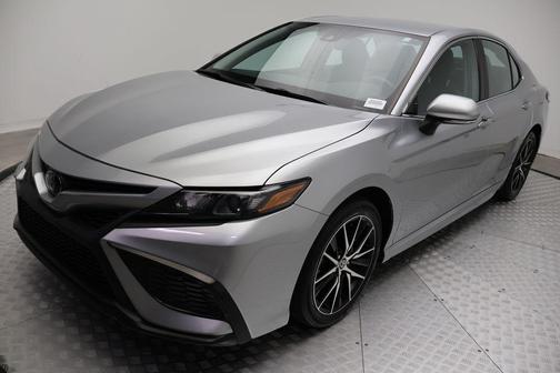 Celestial Silver Metallic 2024 Toyota Camry SE