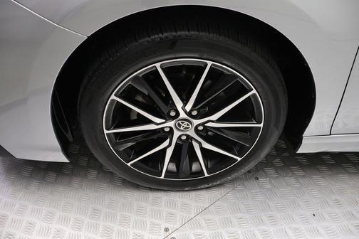 Celestial Silver Metallic 2024 Toyota Camry SE