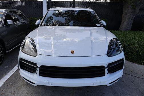 White 2023 Porsche Cayenne S