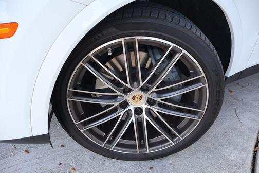 White 2023 Porsche Cayenne S