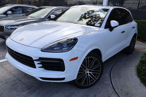 White 2023 Porsche Cayenne S