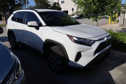 2024 Toyota RAV4 XLE
