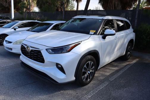 2023 Toyota Highlander XLE