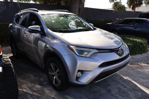 2017 Toyota RAV4 XLE