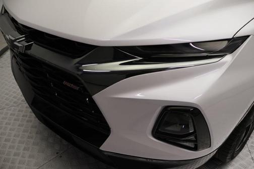 Iridescent Pearl Tricoat 2022 Chevrolet Blazer RS