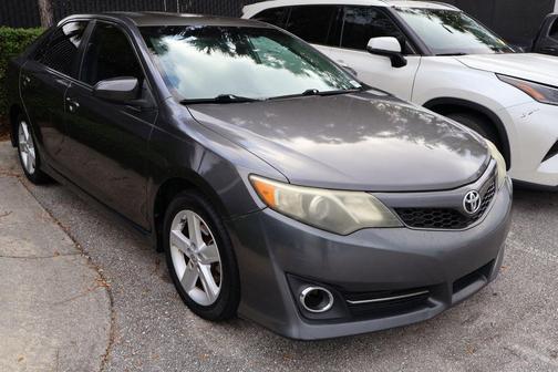 2014 Toyota Camry SE