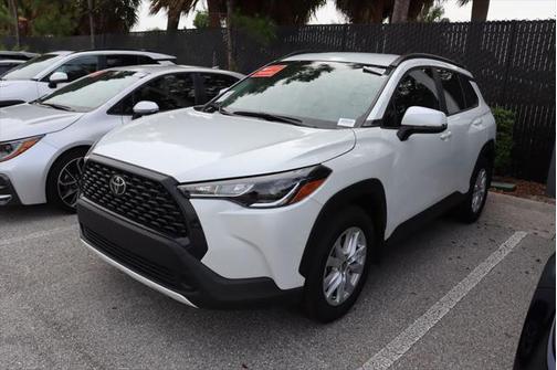 2024 Toyota Corolla Cross LE