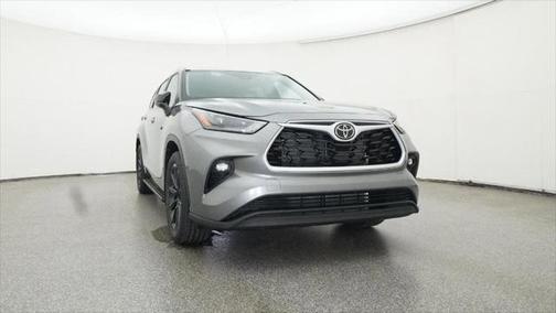 2025 Toyota Highlander XLE