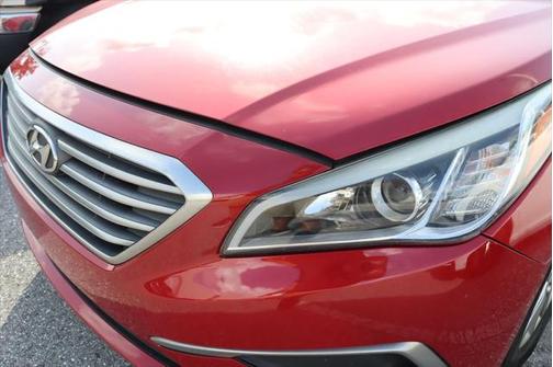 2017 Hyundai SONATA SE