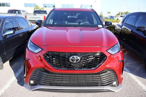 Ruby Flare Pearl 2022 Toyota Highlander XSE