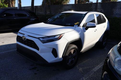 2023 Toyota RAV4 XLE