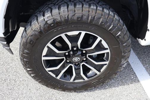 Ice Cap 2023 Toyota Tacoma TRD Sport