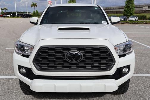 Ice Cap 2023 Toyota Tacoma TRD Sport