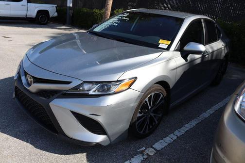 2020 Toyota Camry SE