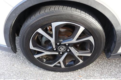 2018 Toyota C-HR XLE Premium