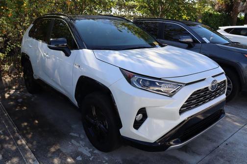 2021 Toyota RAV4 Hybrid SE