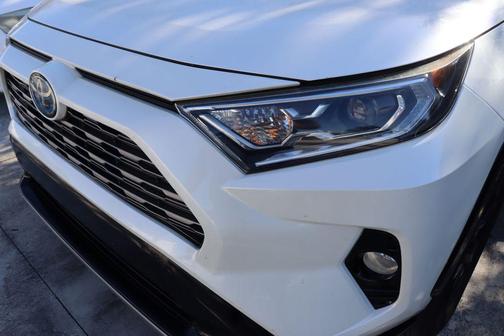 2021 Toyota RAV4 Hybrid SE