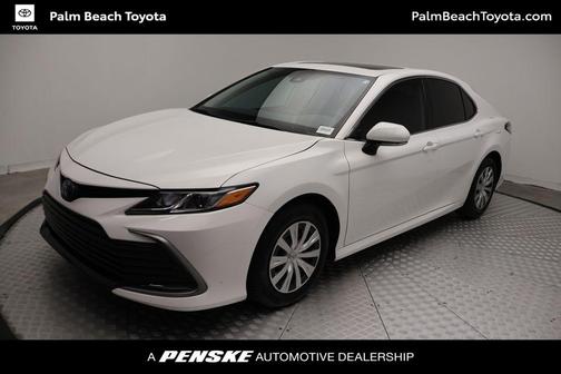 Ice Cap 2024 Toyota Camry Hybrid SE