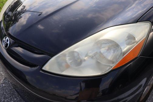 Black 2009 Toyota Sienna XLE