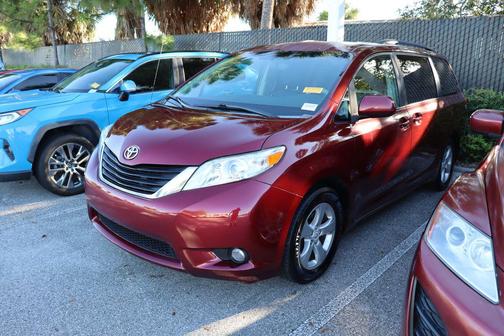 2014 Toyota Sienna LE