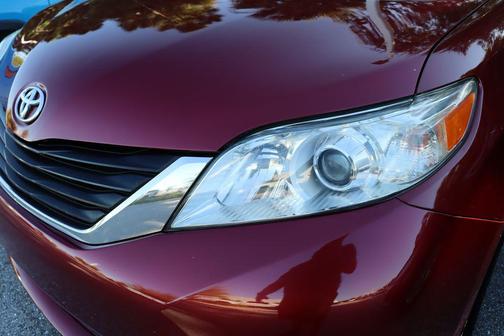 2014 Toyota Sienna LE