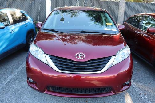 2014 Toyota Sienna LE