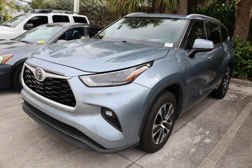 2022 Toyota Highlander XLE