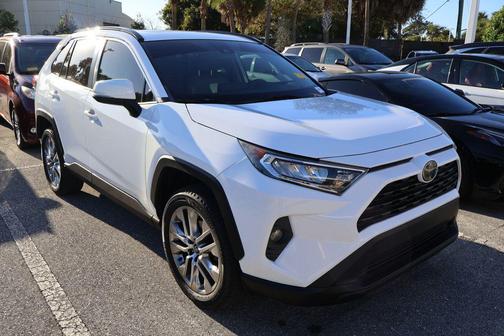 2020 Toyota RAV4 XLE Premium