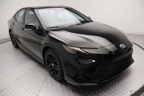 Midnight Black Metallic 2026 Toyota Camry SE