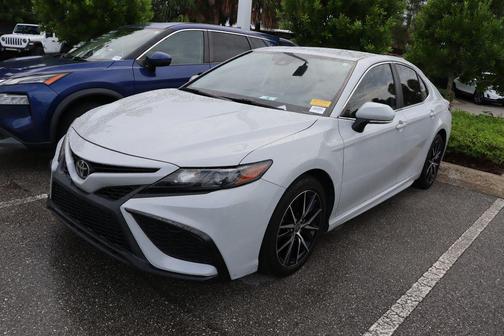 2022 Toyota Camry SE